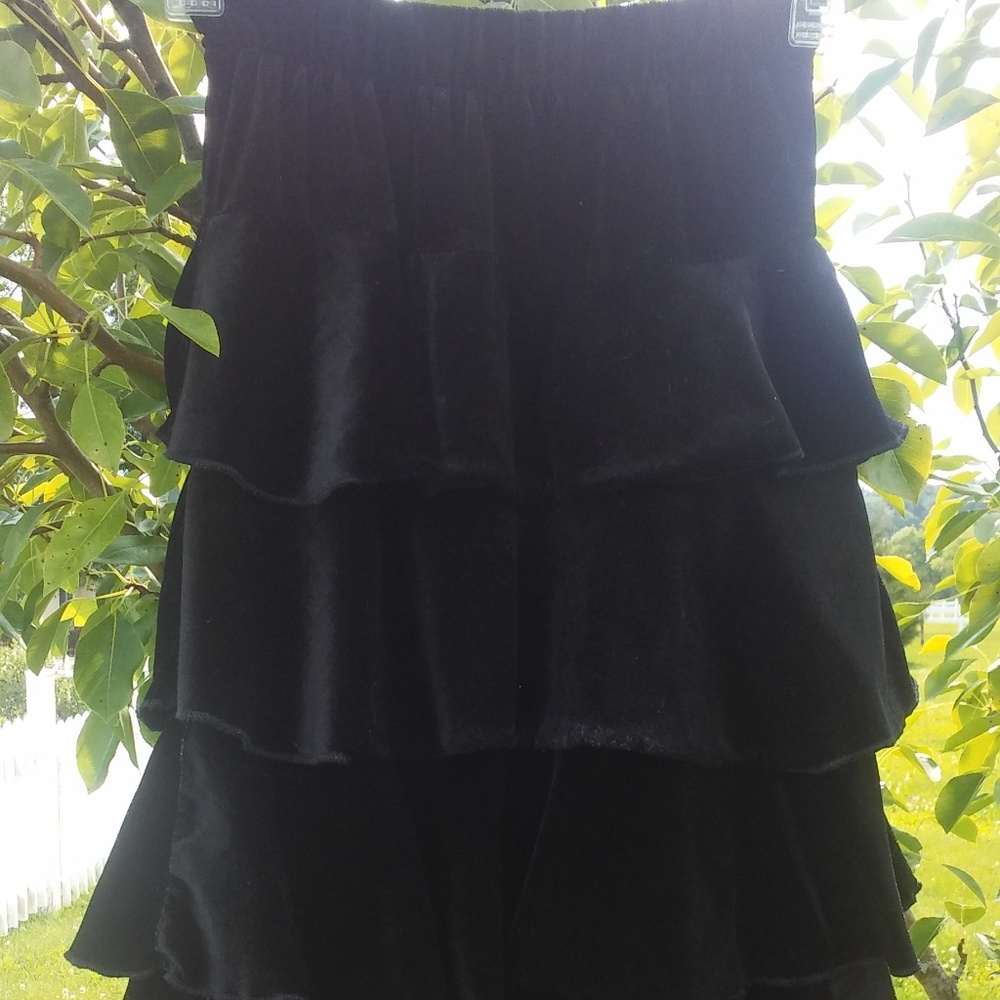 💜Mary-Kate & Ashley Velvet Ruffle Skirt